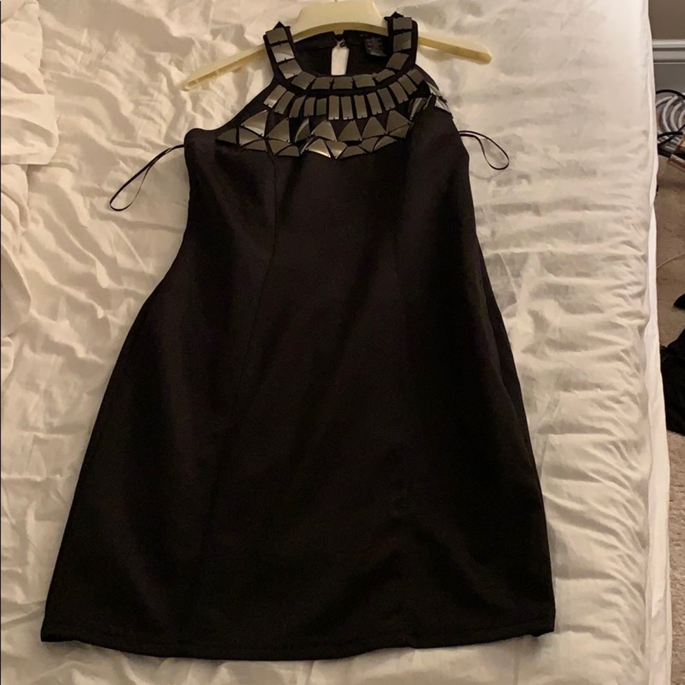Women’s black dress small